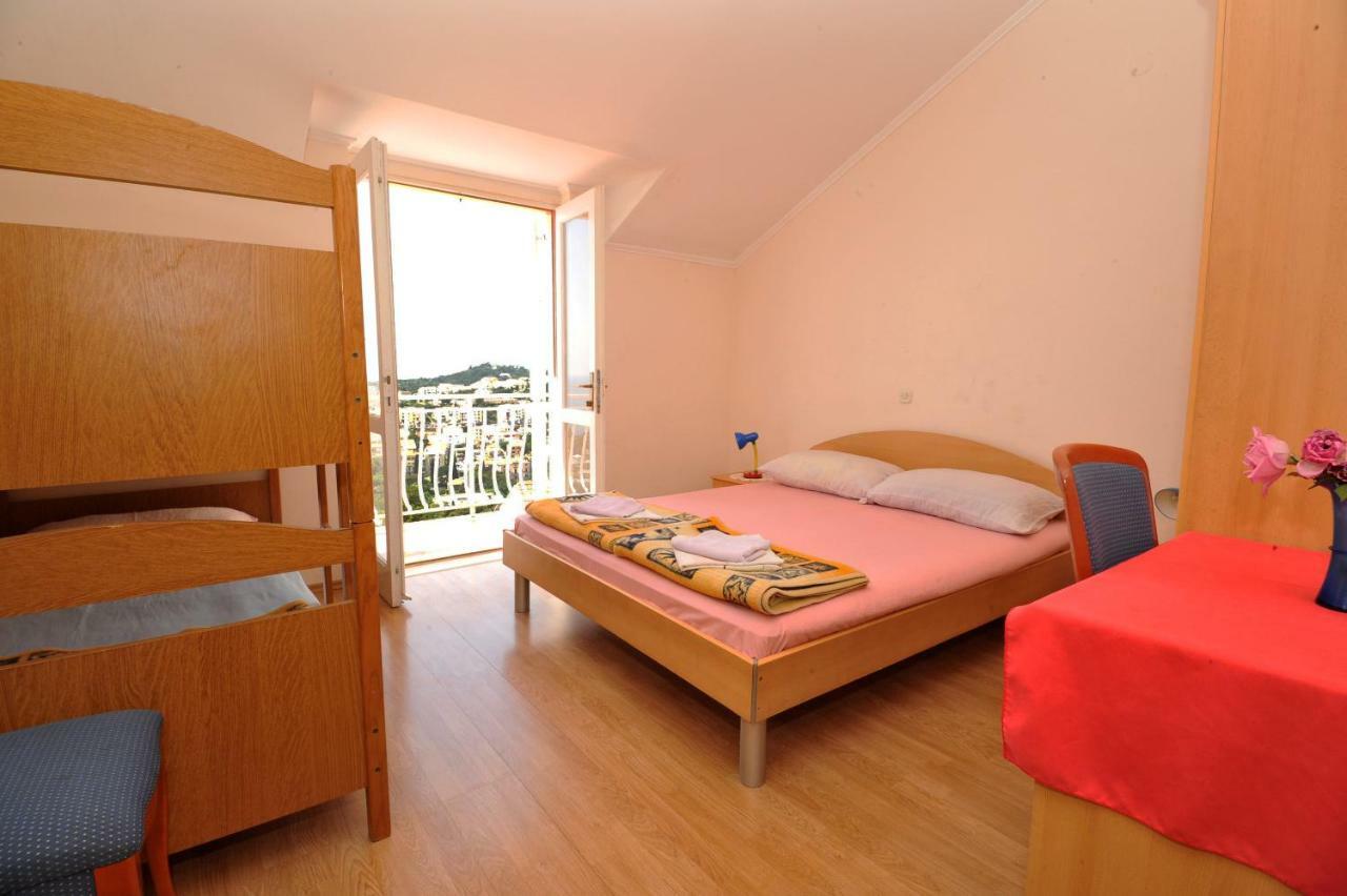 Guest House Banana Dubrovnik Exterior photo